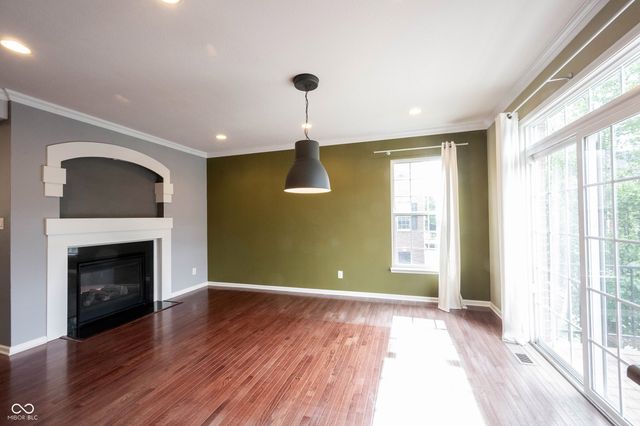 11910 Riley Drive 5, Zionsville, IN 46077