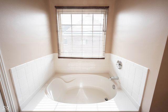11910 Riley Drive 5, Zionsville, IN 46077