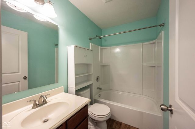 11910 Riley Drive 5, Zionsville, IN 46077