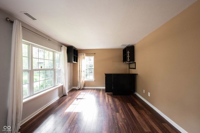 11910 Riley Drive 5, Zionsville, IN 46077