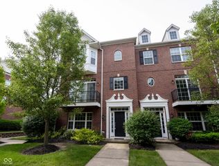 11910 Riley Drive 5, Zionsville, IN 46077
