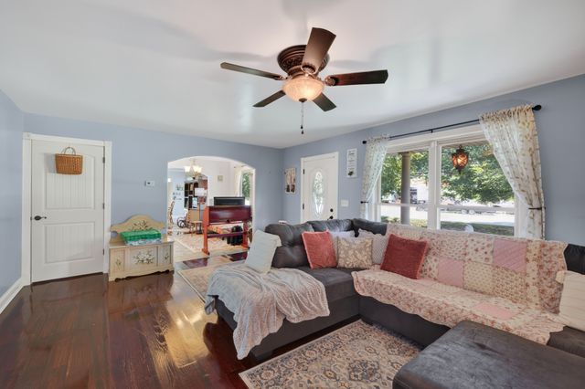 255 Sandy Rd, Dover, TN 37058