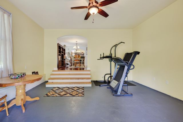 255 Sandy Rd, Dover, TN 37058