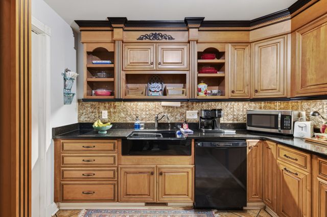 255 Sandy Rd, Dover, TN 37058