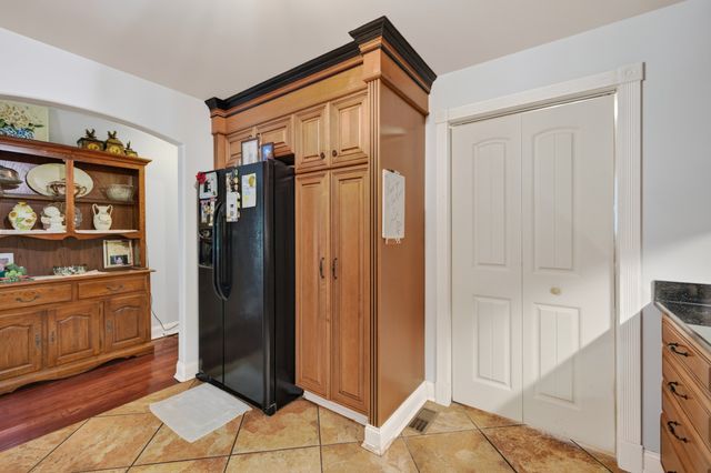 255 Sandy Rd, Dover, TN 37058