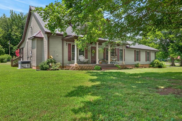 255 Sandy Rd, Dover, TN 37058