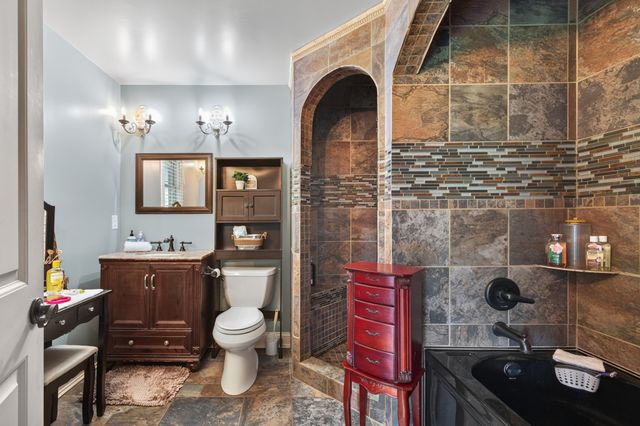 255 Sandy Rd, Dover, TN 37058