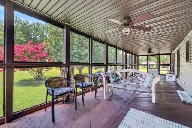 255 Sandy Rd, Dover, TN 37058