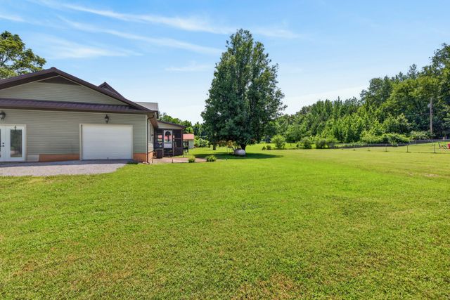 255 Sandy Rd, Dover, TN 37058