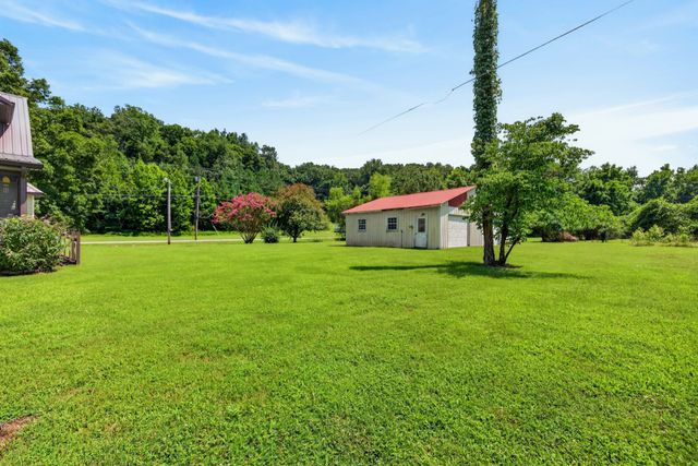 255 Sandy Rd, Dover, TN 37058
