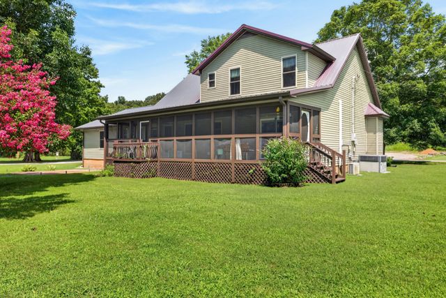 255 Sandy Rd, Dover, TN 37058
