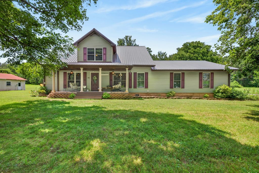 255 Sandy Rd, Dover, TN 37058