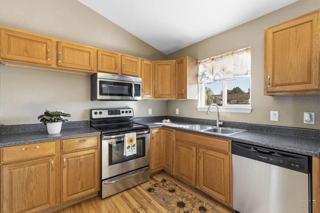 712 S Fleming Dr, Pueblo West, CO 81007