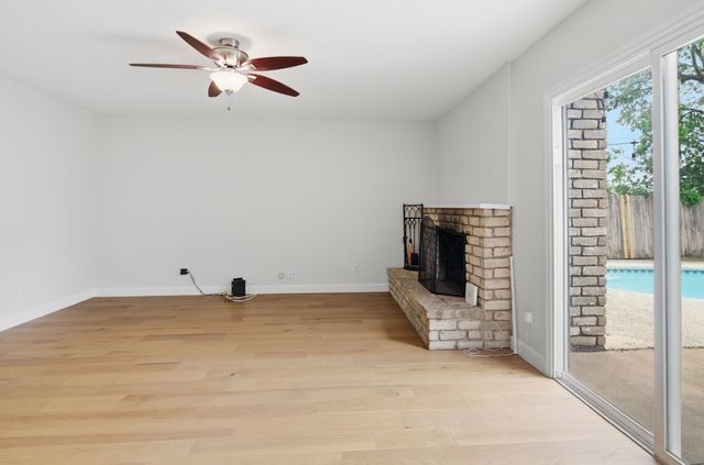 1709 Country Manor Road, Fort Worth, TX 76134