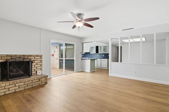 1709 Country Manor Road, Fort Worth, TX 76134