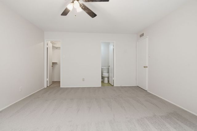 1709 Country Manor Road, Fort Worth, TX 76134