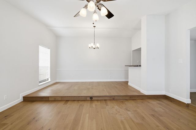 1709 Country Manor Road, Fort Worth, TX 76134