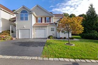 120 Kettles Lane, Medford, NY 11763