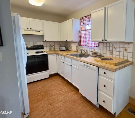 146 Hollow Road, Cosby, TN 37722