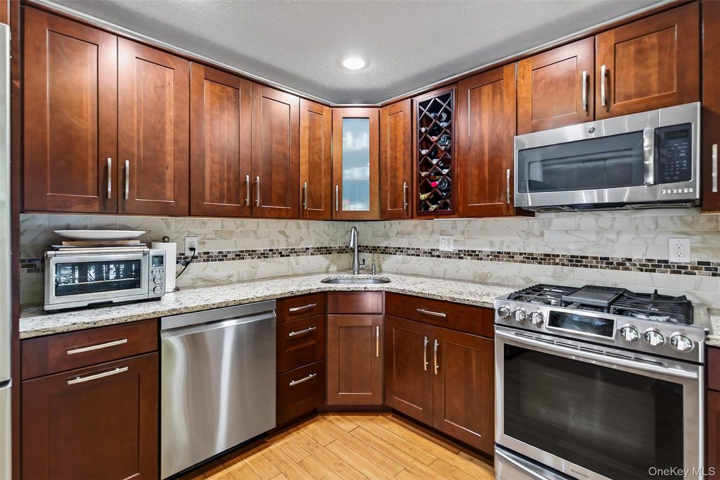 9 Redtwig Court, Peekskill, NY 10566 — photo 5
