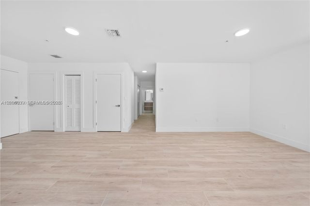 32 NW 14th Ave 4, Miami, FL 33125