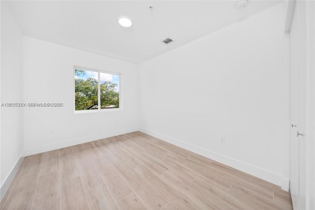 32 NW 14th Ave 4, Miami, FL 33125