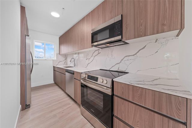 32 NW 14th Ave 4, Miami, FL 33125