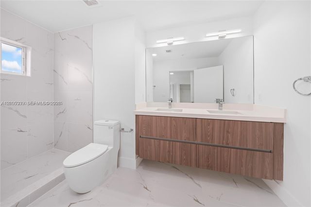 32 NW 14th Ave 4, Miami, FL 33125