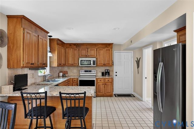 5404 Rock Harbour Rd, Midlothian, VA 23112