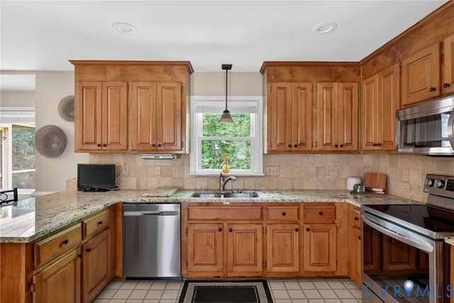 5404 Rock Harbour Rd, Midlothian, VA 23112