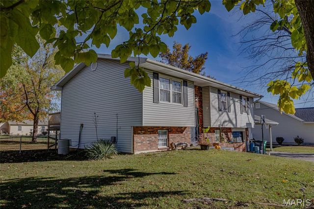 555 Oak Street, Farmington, MO 63640