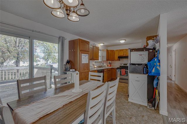 555 Oak Street, Farmington, MO 63640