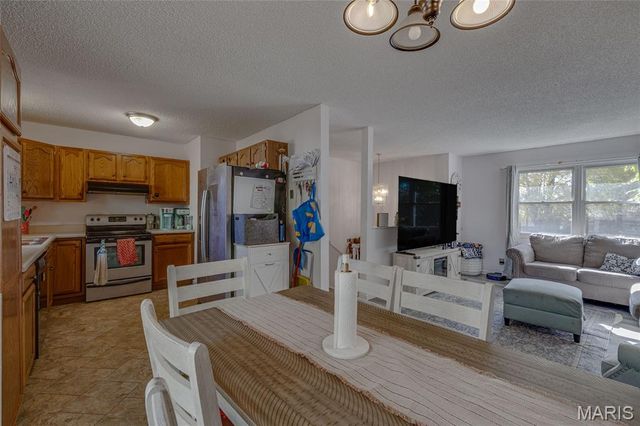 555 Oak Street, Farmington, MO 63640