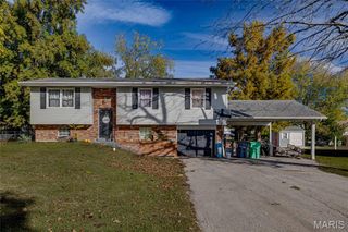 555 Oak Street, Farmington, MO 63640