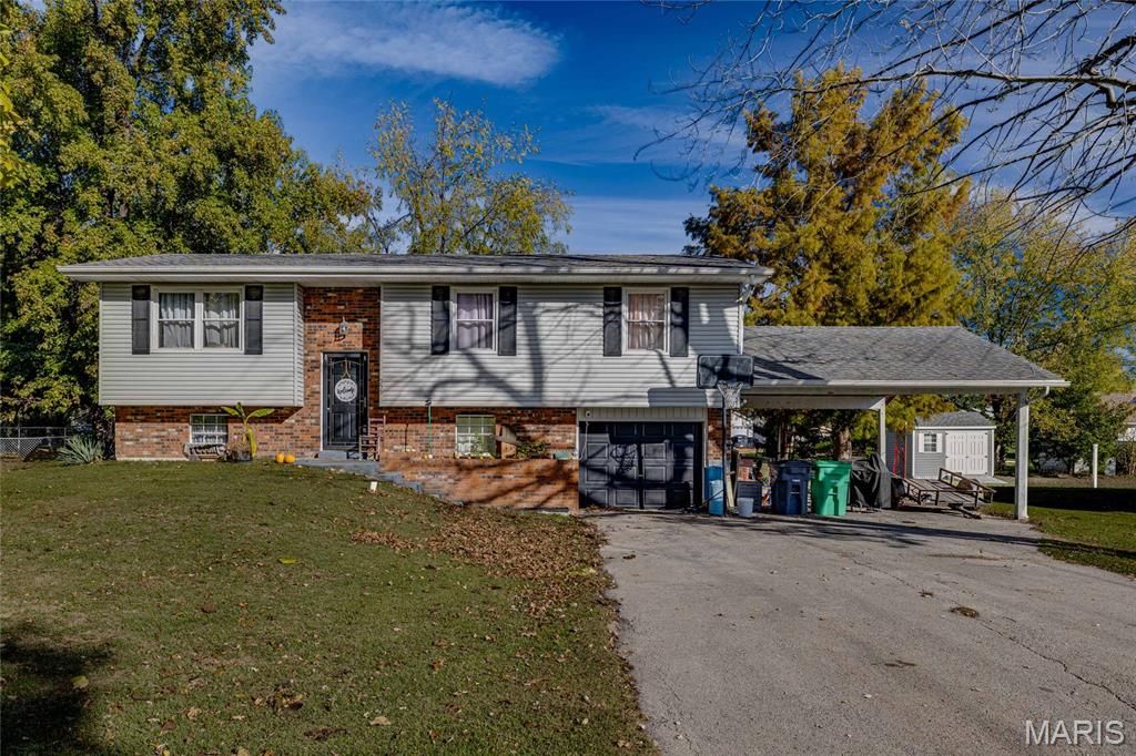 555 Oak Street, Farmington, MO 63640