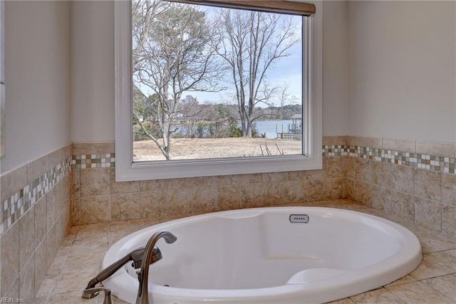 548 Allens Mill RD, Yorktown, VA 23692