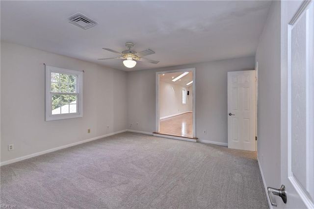 548 Allens Mill RD, Yorktown, VA 23692