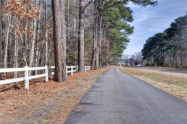 548 Allens Mill RD, Yorktown, VA 23692