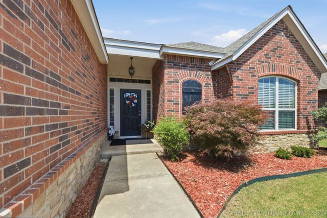 5012 S 182nd East Avenue, Tulsa, OK 74134