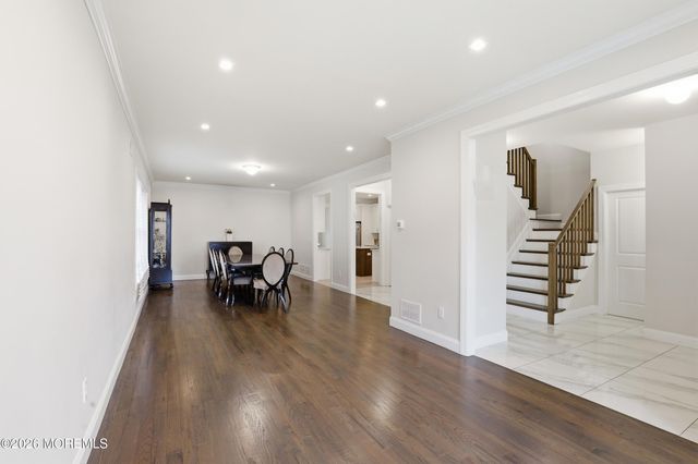 28 Golders Green Road, Lakewood, NJ 08701