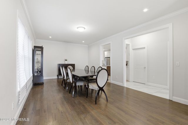 28 Golders Green Road, Lakewood, NJ 08701