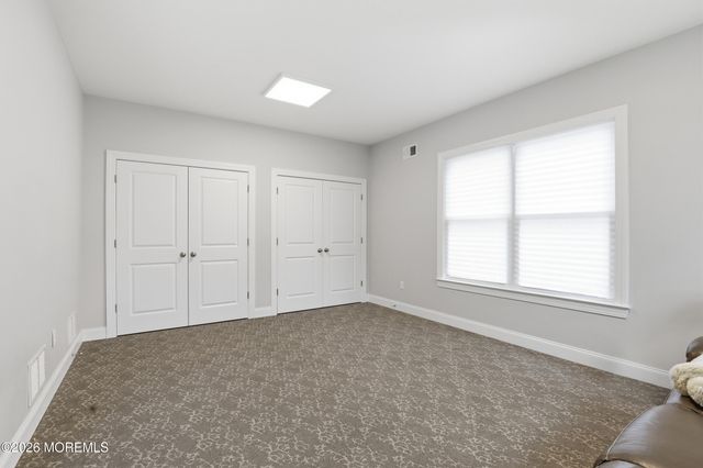 28 Golders Green Road, Lakewood, NJ 08701