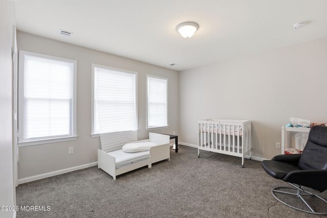 28 Golders Green Road, Lakewood, NJ 08701