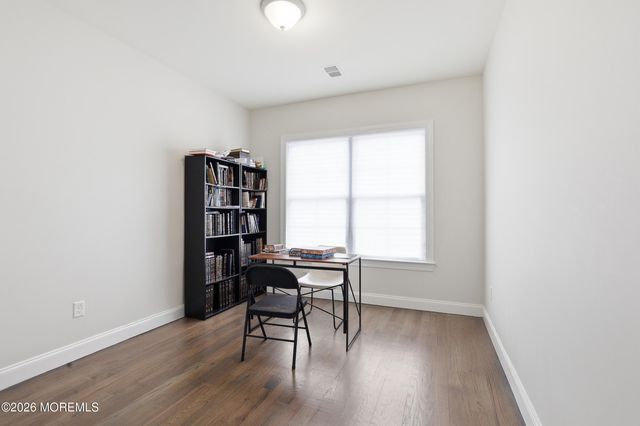 28 Golders Green Road, Lakewood, NJ 08701