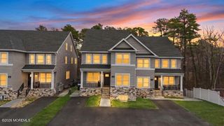 28 Golders Green Road, Lakewood, NJ 08701