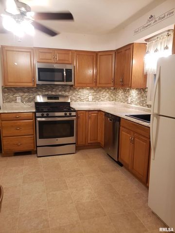 226 4TH Avenue W, Andalusia, IL 61232