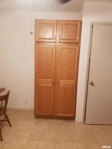 226 4TH Avenue W, Andalusia, IL 61232