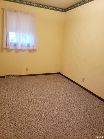 226 4TH Avenue W, Andalusia, IL 61232