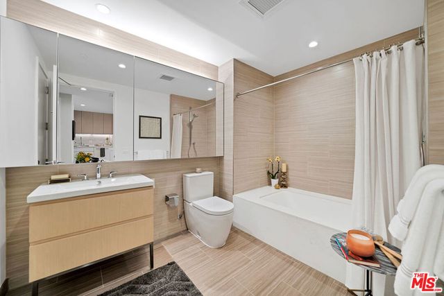 877 Francisco Street 615, Los Angeles, CA 90017