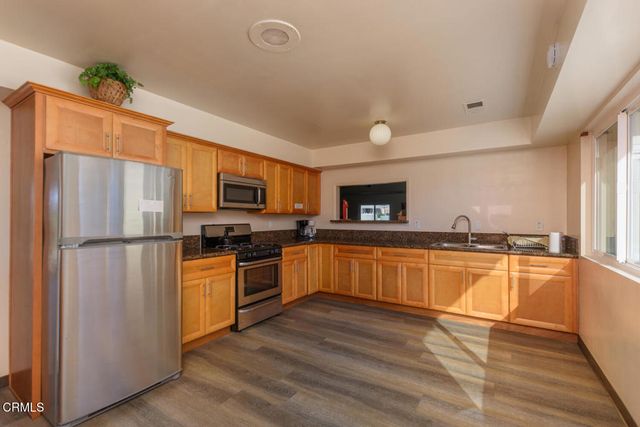 4388 Central Avenue 110, Camarillo, CA 93010